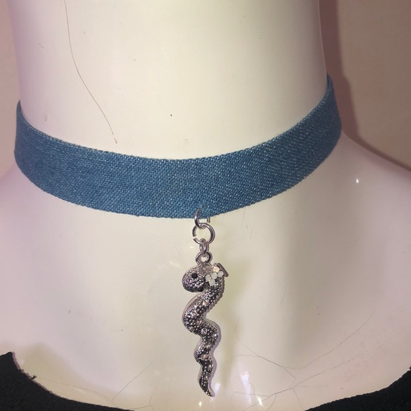Chocker and bracelet bundle - Picture 3 of 8